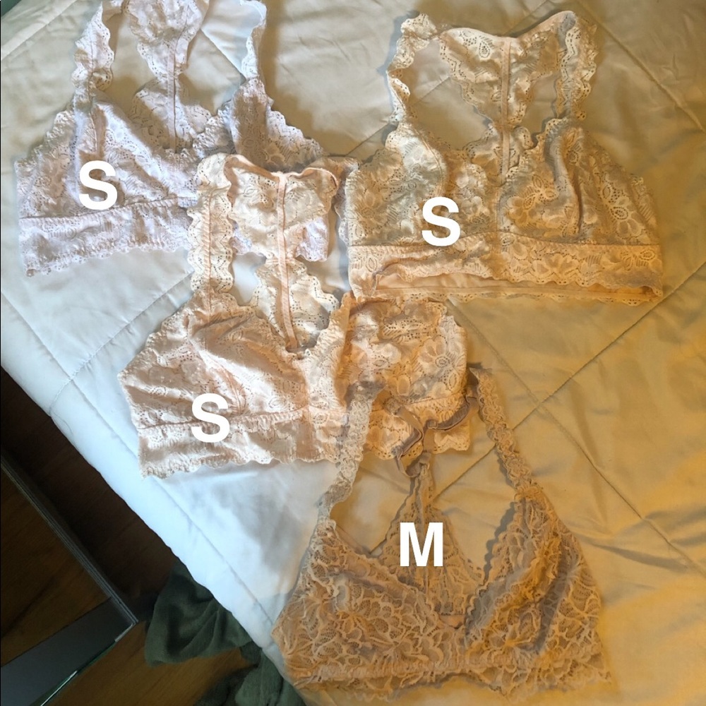 4 Bralettes (Baby Pink & White)